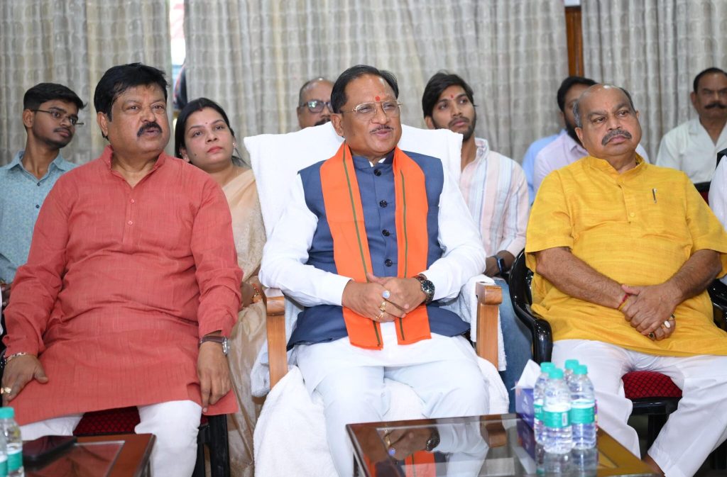 मुख्यमंत्री विष्णुदेव साय ने सुनी 132वीं कड़ी, जनभागीदारी और नवाचार को बताया राष्ट्र निर्माण की ताकत