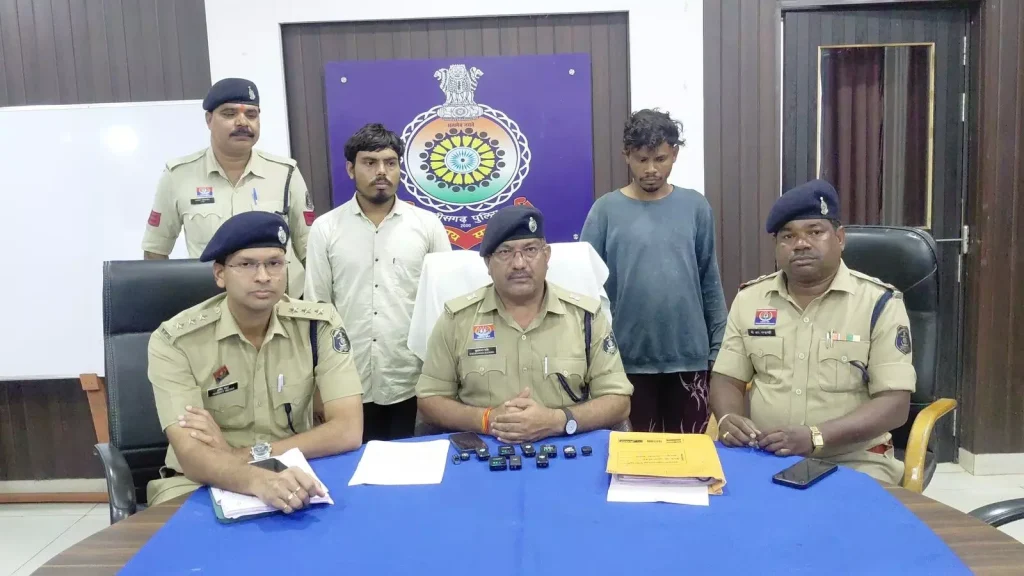 CG Crime: पैसों का लालच देकर ले गए, विरोध किया तो पत्थर से कुचलकर कर दी हत्या