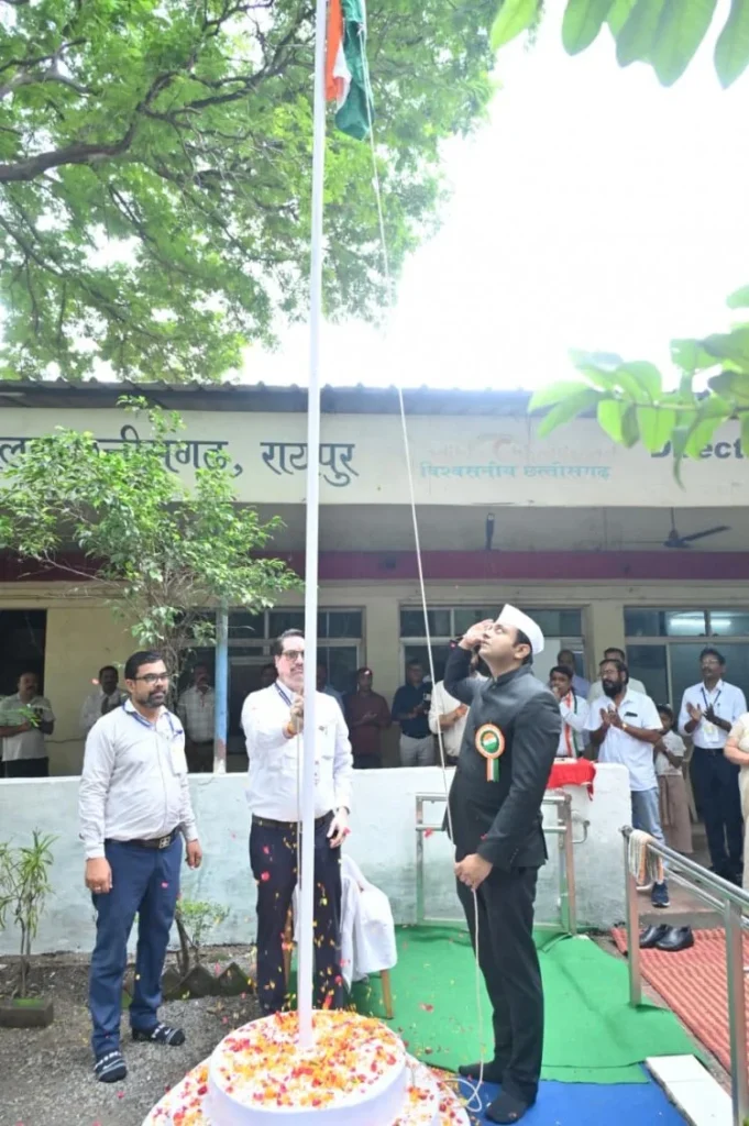 जनसंपर्क संचालनालय में हर्षोल्लास से मनाया गया स्वतंत्रता दिवस, आयुक्त रजत बंसल ने किया ध्वजारोहण