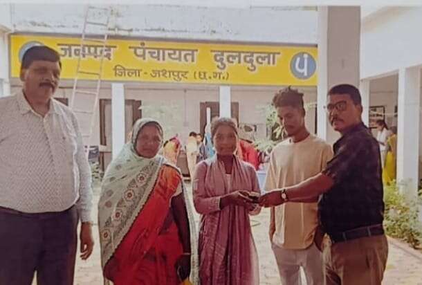 मुख्यमंत्री कैंप कार्यालय पहुंची छात्रा की फरियाद, कुछ ही समय में मिला सुनने का सहारा