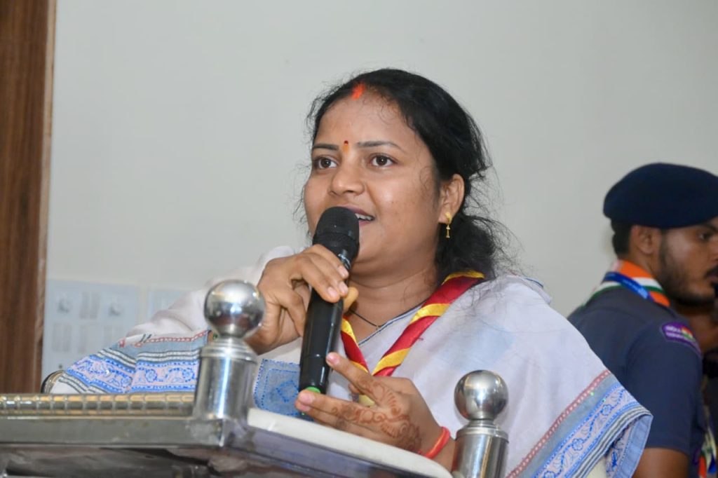 छत्तीसगढ़ की बहनों का सैनिक भाइयों को रक्षाबंधन का तोहफा, 21 लाख रक्षा सूत्र भेजने का लक्ष्य