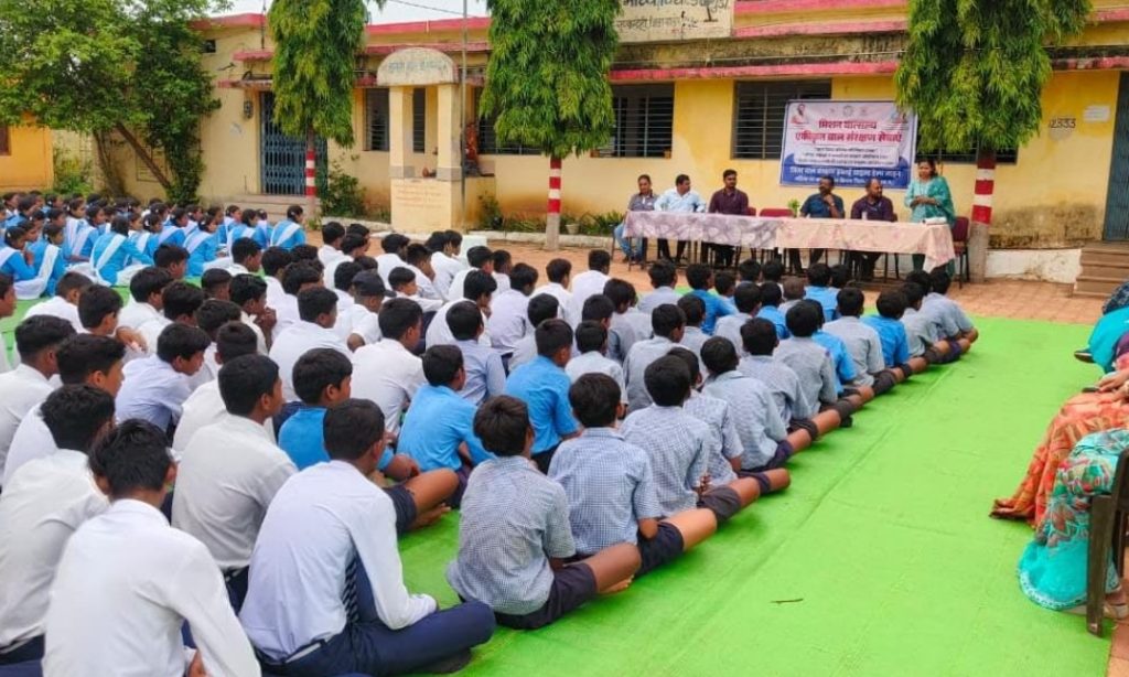 मिशन वात्सल्य के तहत बालोद में जागरूकता कार्यक्रम, 270 बच्चों को बताए सुरक्षा और अधिकार