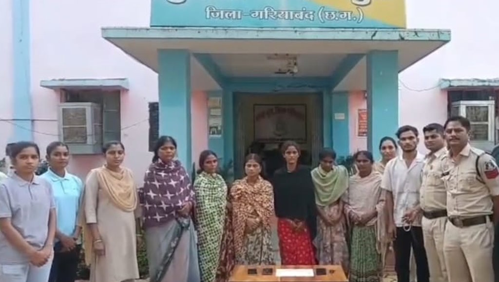 CG News: जतमई, घटारानी और राजिमधाम में महिला चोर गैंग का पर्दाफाश, नागपुर की 7 महिलाएं गिरफ्तार
