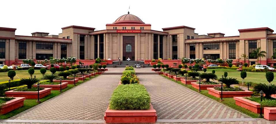 सस्पेंड IPS रतनलाल डांगी केस में नया मोड़, हाईकोर्ट पहुंची महिला… IAS अधिकारी से जांच की मांग