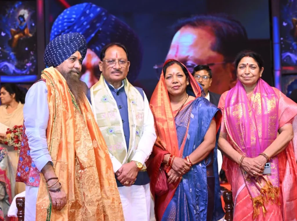 CG News: मुख्यमंत्री विष्णुदेव साय ने दही हांडी उत्सव में बढ़ाया गोविंदाओं का उत्साह, दिया टीम भावना का संदेश