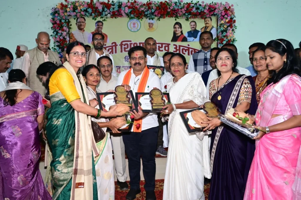 विजय शर्मा ने शिक्षा क्षेत्र की उपलब्धियां गिनाईं, 84 स्कूलों में स्मार्ट क्लास और 7,500 स्कूलों में बालिका शौचालय