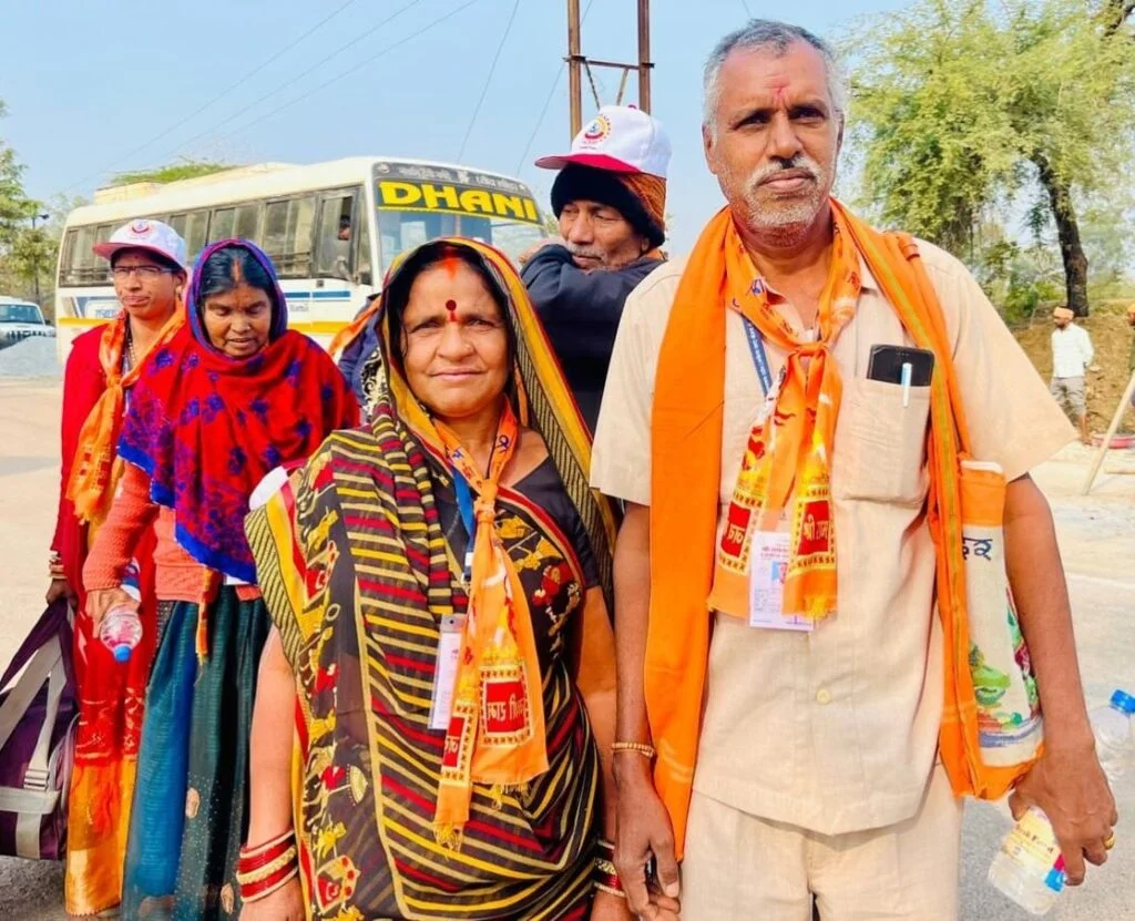 CG News: मुख्यमंत्री विष्णुदेव साय की रामलला दर्शन योजना से कबीरधाम के दंपती ने किए रामलला के दर्शन
