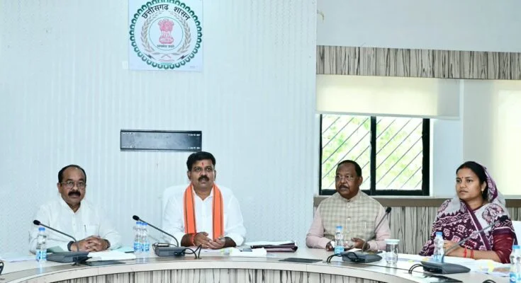 Chhattisgarh News: डिप्टी CM विजय शर्मा की अध्यक्षता में राजनीतिक प्रकरणों की वापसी पर बैठक, 16 मामलों की हुई समीक्षा