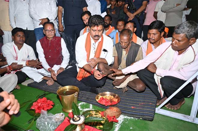 CG News: डिप्टी CM विजय शर्मा ने कबीरधाम को दी बड़ी सौगात, ₹1.48 करोड़ से बनेंगी 15.40 किमी लंबी 3 सड़कें