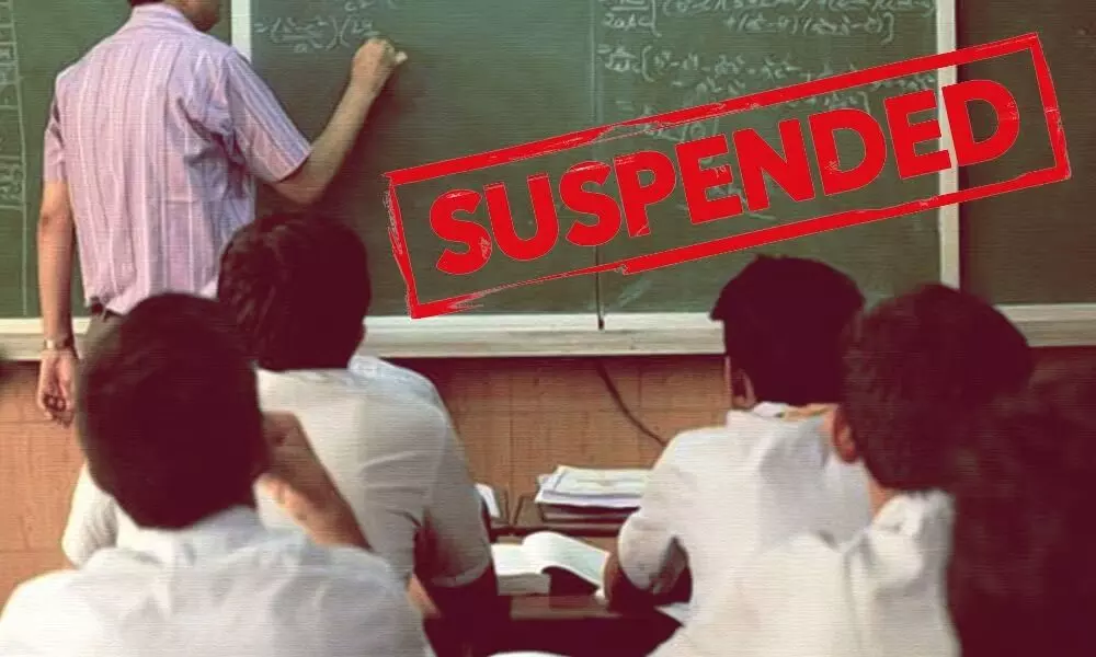CG News: कोरबा में शराब के नशे में स्कूल आने और अधिकारियों को धमकाने के आरोप में शिक्षक निलंबित