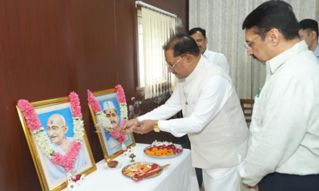 विष्णु देव साय ने महात्मा गांधी और लाल बहादुर शास्त्री को किया नमन, सत्य-अहिंसा और सादगी को बताया प्रेरणास्रोत