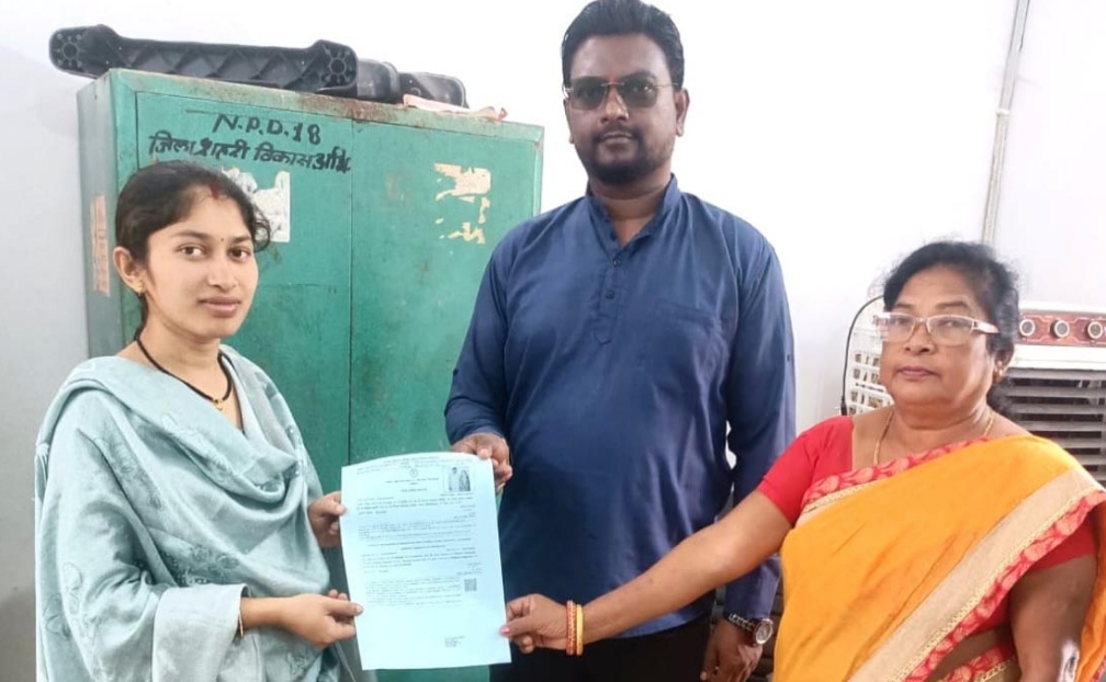 Chhattisgarh News: सेवा सेतु पोर्टल से आसान हुआ विवाह पंजीयन, दंतेवाड़ा के सतीश मरकाम को कम समय में मिला प्रमाण पत्र