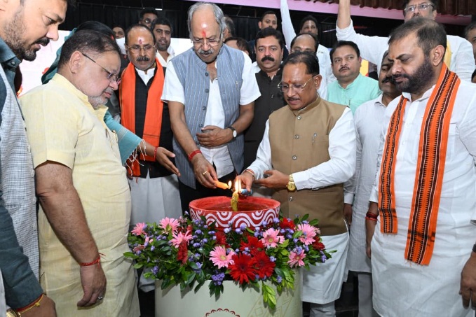 मुख्यमंत्री विष्णु देव साय का बड़ा ऐलान: प्रदेश के 38 स्थानों पर बनेंगे ‘सेवा ज्योति संकल्प चौक’, तेलीबांधा चौक भी होगा विकसित